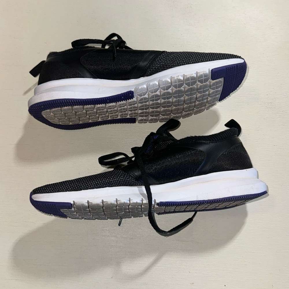 Reebok Sneakers